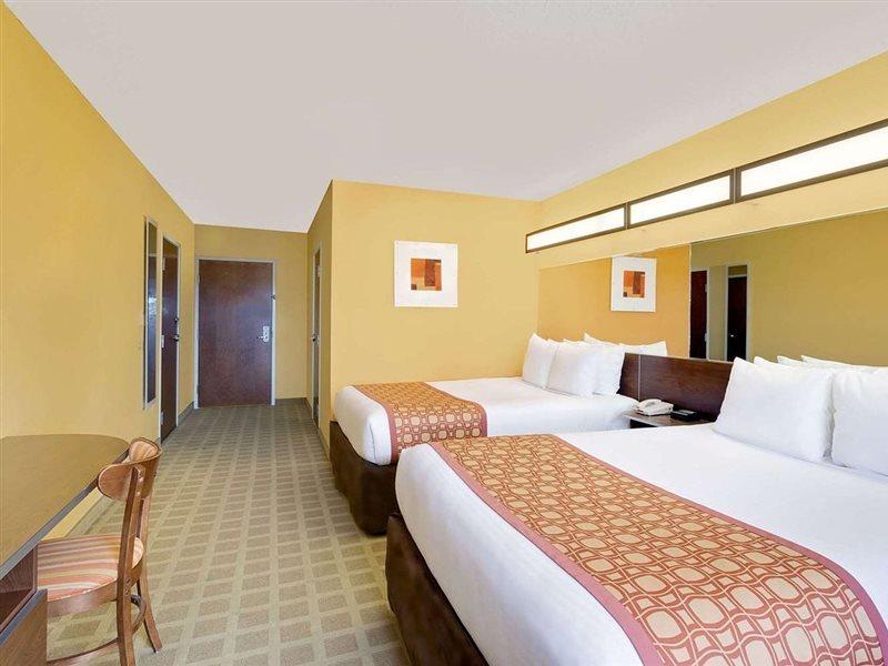 Microtel Inn & Suites By Wyndham Принстън Екстериор снимка